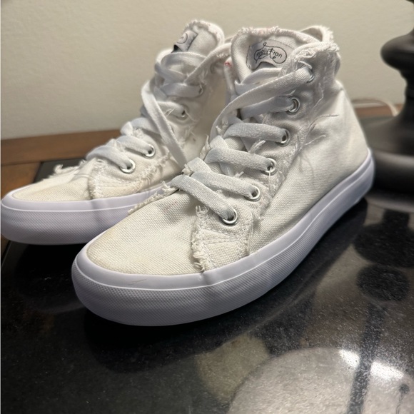 Revolution CLASSIC HIGH TOP SNEAKER | WHITE women size 5.5 - Picture 1 of 7